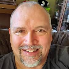 I met Tina through friends and then we ended up working together at a salon  for a few years :) I'm from chemmy and still here! I love wine 🍷