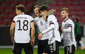 في المقابل منتخب فرنسا بطل العالم الذي يحل ضيفاً على المانيا ويلعب مباراه الليله على. Ø£Ù„Ù…Ø§Ù†ÙŠØ§ Ø¶Ø¯ Ø£ÙŠØ³Ù„Ù†Ø¯Ø§ Ø¬Ù†Ø§Ø¨Ø±ÙŠ ÙˆØ³Ø§Ù†ÙŠ ÙŠÙ‚ÙˆØ¯Ø§Ù† Ù‡Ø¬ÙˆÙ… Ø§Ù„Ù…Ø§Ù†Ø´Ø§ÙØª ÙÙŠ ØªØµÙÙŠØ§Øª ÙƒØ£Ø³ Ø§Ù„Ø¹Ø§Ù„Ù… ÙˆØ§ØªØ³ ÙƒÙˆØ±Ø©