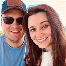 Who are some good nail technicians in the Chesterfield, New Baltimore area?