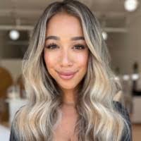 Lizzie Dixon's Instagram, Twitter & Facebook