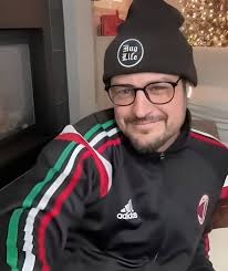 Happy scrolling through movie pics from today's (May 6) #HallmarkChannel  lineup! #FallingForYou 10am #APictureOfHer 12pm #AlwaysAmore 2pm  #FlipThatRomance 4pm #ItWasAlwaysYou 6pm #RoadhouseRomance 8pm  #TylerTuesday #Hynies #TylerHynes #HunksOfHallmark ...