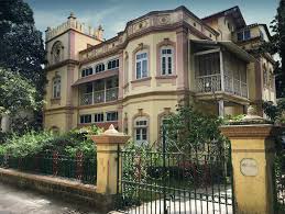 British era bungalow in Bandra ...