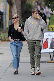 Jul 02, 2021 · reese witherspoon and ryan phillippe have seriously strong genes! Reese Witherspoon In A Black Blouse Was Seen Out With Her Son Deacon In Brentwood 01 02 2020 3 Lacelebs Co