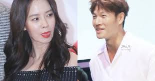 Song ji hyo's younger brother, cheon seong moon will make his screen debut in web drama titled 29gram, together with his famous sister. Song Ji Hyo Reveals Why She Will Never Be Able To Date Kim Jong Kook
