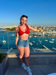 Abby Lynn - Free nude pics, galleries & more at Babepedia