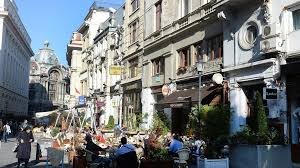 Perfect location closer to the city center and the house is the people, old city center. Wie Bukarest Mit Altem Erbe Neu Startet Paris Des Ostens Und Ceausescus Spielfeld Bayern 2 Radio Br De