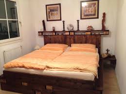 I made the frame a bit longer and created an. Palettenbett Pallet Bed Pallets Bedroom Set Atmosphere Ideas Frame With Lights Furniture Twin Projects Platform Sofa Apppie Org