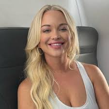 Amy Palmerton's Instagram, Twitter & Facebook