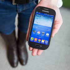 Samsung Galaxy Light review: Steady ...