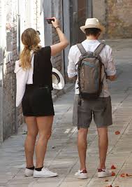 Leonardo though winslet made several public appearances within the last six months, the academy award winner was never photographed wearing an engagement ring or. Kate Winslet And Her Husband Ned Rocknroll Out In Venice 14 Gotceleb