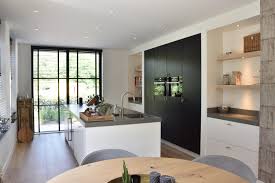 moderne maatkeuken met apparatenwand keuken ontwerp keuken in woonkamer keuken idee
