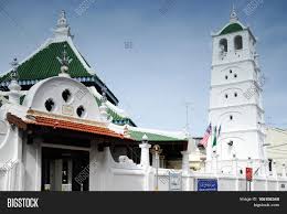 Menurut sejarah, ia dibangunkan pada tahun 1748 bersamaan 1152 hijrah oleh che mat haji kecut, seorang hartawan yang kaya. Kampung Kling Mosque Image Photo Free Trial Bigstock