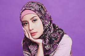 Karena awkarin seharian jadi barista coffee di kfc naughty by nature. Awkarin Dari Artis Medsos Ke Aktivisme Sosial Alif Id