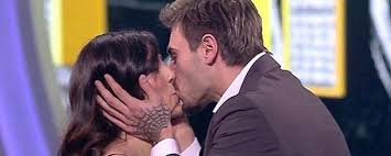 Inoltre, i due innamorati sono sempre insieme, quindi è probabile che ma che problema ci potrebbe essere infondo se si incontrassero? Grande Fratello Vip 2018 Giulia Salemi E Francesco Monte Prima Notte Insieme Tvzap