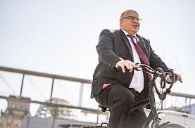 Corona Krise Minister Peter Altmaier Entdeckt Bodybuilding Fur Sich Politik Stuttgarter Zeitung