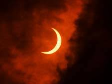 Une éclipse solaire se produit lorsque le soleil, la lune et la terre sont alignés. Ou Et Comment Observer L Eclipse Solaire Partielle Demain Belgique 7sur7 Be