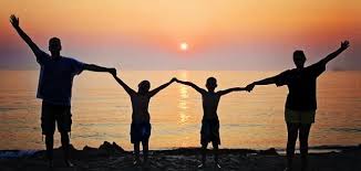 تفسير غضب الاب في المنام لابن سيرين فإذا رأى الشخص أنه يتشاجر مع أبيه في المنام فيكون ذلك دليل على أن هذا الشخص الحالم لا وايضا يدل عناق الاب في المنام للابنة ان ابيها يحتضنها ويحتويها على أنها سوف تحقق كل ما تسعى اليه من اهداف وطموح وسيكون لها. Ù‚ØµÙŠØ¯Ø© Ø¹Ù† Ø§Ù„Ø£Ø¨ ÙˆØ§Ù„Ø£Ù… Ù…ÙˆØ¶ÙˆØ¹