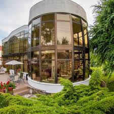 Pensiunea meridian reprezinta o unitate turistica noua ce a fost renovata in anul 2014. Vila Cormoran Eforie Nord Home Facebook