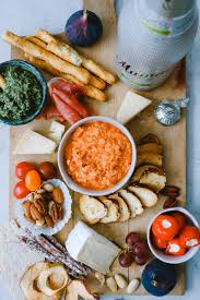 Durch ein besonderen herstellungsverfahren ist sie so lange haltbar, dass sie nach deutschland transportiert werden kann. Selbstgemachte Brotchips Und Dip Zucker Zimt Und Liebe