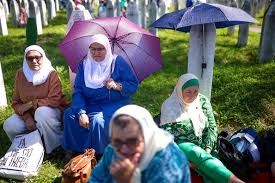 Thousands mark 1995 Srebrenica genocide ...