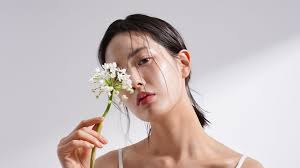 8 Ideas From This Romantic Pink & Red Ballroom Wedding at The Ritz-Carlton  Millenia To Inspire Yours