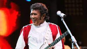 Download mp3 rhoma irama gratis, ada 20 daftar lagu rhoma irama yang bisa anda download. Rhoma Irama Dan Lagu Lagu Legendaris Ciptaannya