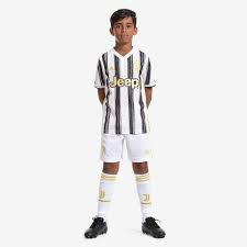 Get a juventus home, away or third jersey and pair it with juventus shirts, shorts or accessories that showcase your love for the european powerhouse that lights up turin, italy with some of the world's best football. Juventus Youth Home Jersey 2020 2021 Shirts For Kids Juventus Official Online Store
