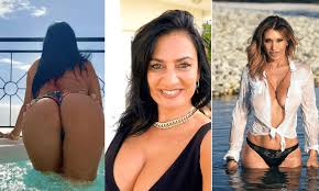 Angela Cavagna-Sabrina Salerno da amiche a nemiche per il seno