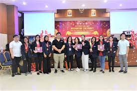 Menyediakan layanan penjualan & training accurate baik di batam dan daerah disekitarnya. Accounting Fun Games Xii Chinese New Year Get The Balance Get The Angpao Universitas Internasional Batam