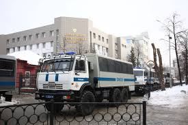 Следующая акция пройдёт 21 апреля, она стартует в 19:00 на центральных площадях российских городов, говорится в заявлении мы объявляем митинг сейчас. Storonniki Navalnogo V Ekaterinburge Vyjdut 21 Aprelya Na Akciyu V Podderzhku Oppozicionera Kommersant Ekaterinburg