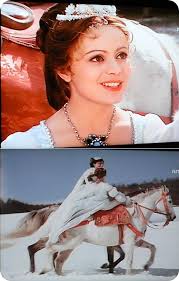 Hlavní role v koprodukčním filmu tři oříšky pro popelku z roku 1973 šafránkové zajistil sympatie milionů diváků v zahraničí. No Christmas Without Watching Three Nuts For Cinderella Tri Orisky Pro Popelku Hmmmmmm M 3 Haselnusse Fur Aschenbrodel Aschenbrodel Drei Nusse Fur Aschenbrodel