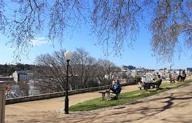 It is situated at r. M Riuzt2vft3mm