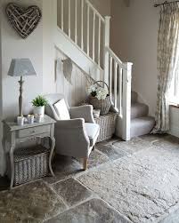 Flagged Floor Comfy Chair Perfect Hallway Interiores Remodelacao De Mobiliario Decoracao De Casa