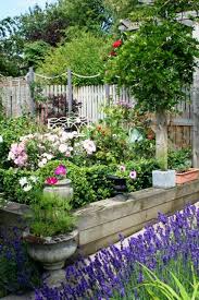 10 Easy Garden Designs You Can Create Yourself To Add Beauty To Your Landscape Cottage Garden Desig Cottage Garden Design Cottage Garden Cottage Garden Plan