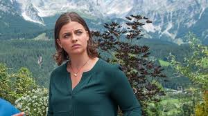 Hinter den Kulissen von "Bergdoktor": Darum hat es Ronja Forcher am Set  manchmal schwer