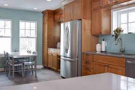 Charcoal blue has an this warm shade is a good coordinating color for honey oak cabinets. 5 Top Wall Colors For Kitchens With Oak Cabinets Hometalk