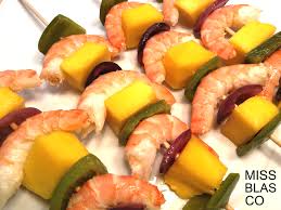 Aprender a cocinar es fácil con pescanova siguiendo nuestras técnicas de cocina en vídeo. Brochetas De Langostinos Receta Miss Blasco