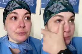 Enfermera estadounidense rompe a llorar por los hispanos y  afrodescendientes que luchan contra el coronavirus (VIDEO) ➡️  https://bit.ly/3foaqpb
