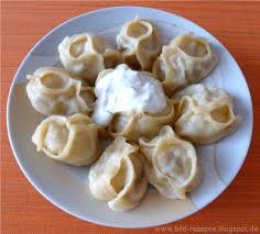 Manty Sind Teigtaschen Die Man In Einem Speziellen Dampfkochtopf Mantowarka Zubereitet Ihren Ursprung Haben Sie L Rezepte Teigtaschen Rezept Pelmeni Rezept