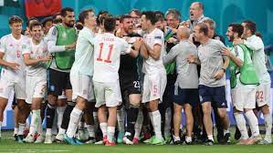Horario, alineaciones y dónde ver el partido de la eurocopa 2021, en directo | ¡muy buenos días a todos y bienvenidos! 0dj7dj6alikbzm