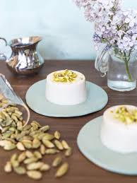Vegan Panna Cotta With Agar Agar Electric Blue Food Kitchen Stories From Abroad Recipe Creamy Dessert Recipes Vegan Panna Cotta Food