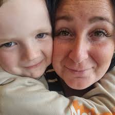 Lisa Robinson (@lisa.barratt.5621) • Facebook, Connect with friends