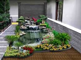 Kolam ikan minimalis merupakan elemen penting dalam desain rumah modern. Adem 21 Model Kolam Ikan Ukuran Mini Ini Cocok Untuk Teras Depan Rumah