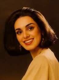 Walked by this house in my neighborhood thrift store and wanted it so  badly, but my daughter is not quite 3 and I couldnt justify buying  something this elaborate just yet. (Ive