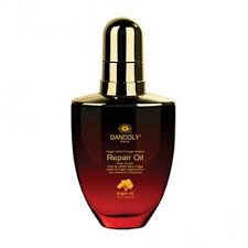 Amalkan menyapu minyak argan ke rambut yang telah dikeringkan setiap kali selepas mandi. Minyak Argan Bikin Rambut Sehat Berkilau Ini 5 Cara Penggunaannya