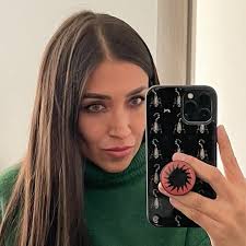 Este hombre está comprando pájaros solo para liberarlos...🐦❤️