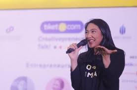 Kita begini (mengaitkan kedua telunjuk), mbak. Uang Paling Banyak Di Atm Putri Tanjung Rp1 5 Miliar Memalukan Buat Gue Matamata Com