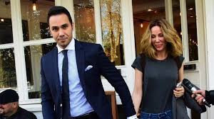 Eski milli basketbolcu i̇brahim kutluay ile manken eşi demet şener'in boşanma davasında sona gelindi. Son Dakika Demet Sener Ile Cenk Kupeli Bosandi Demet Sener In Kapisinda Goruntulenen Ibrahim Kutluay Kahve Icmeye Goturecegim Son Dakika Magazin Haberleri