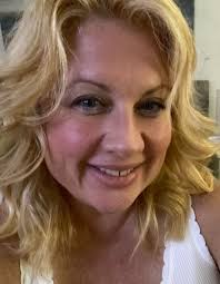 Someone starting with a base 8/9 wants dark roots and green ends what am I  best to do I was thinking doing roots then wash off then apply the green