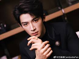 Wang Xingyue 王星越 /...